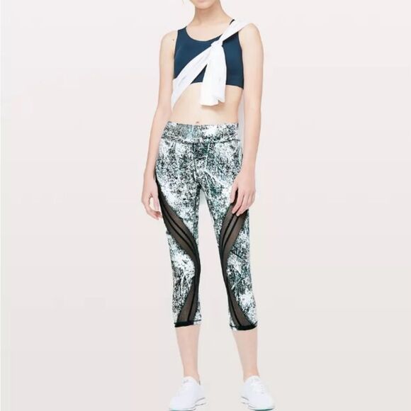 Lululemon Never Still Cropped Legging 21" Inseam in Teal & White - Size 6 - Picture 1 of 6